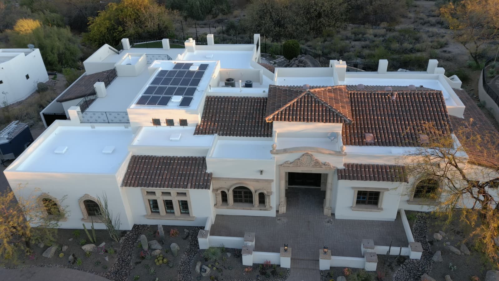 Commercial flat roof in Phoenix prepared for SPF foam roofing and roof coating